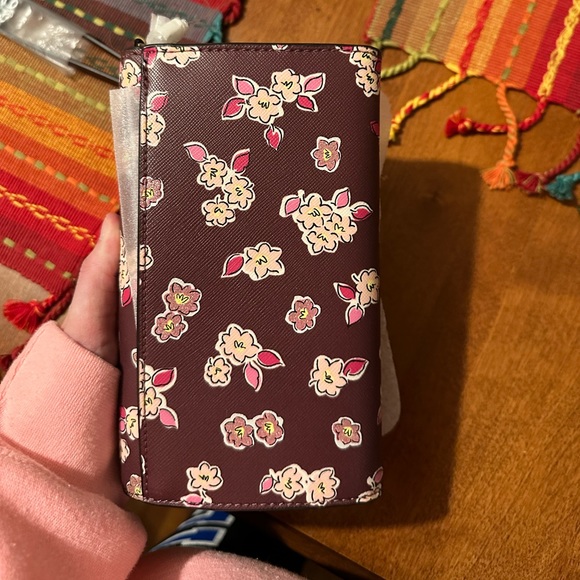 KATE SPADE WALLET - Picture 8 of 9